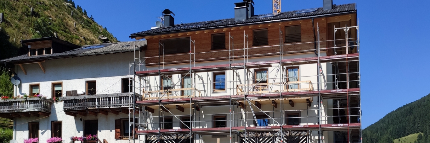 Baugerüste auf Baustelle